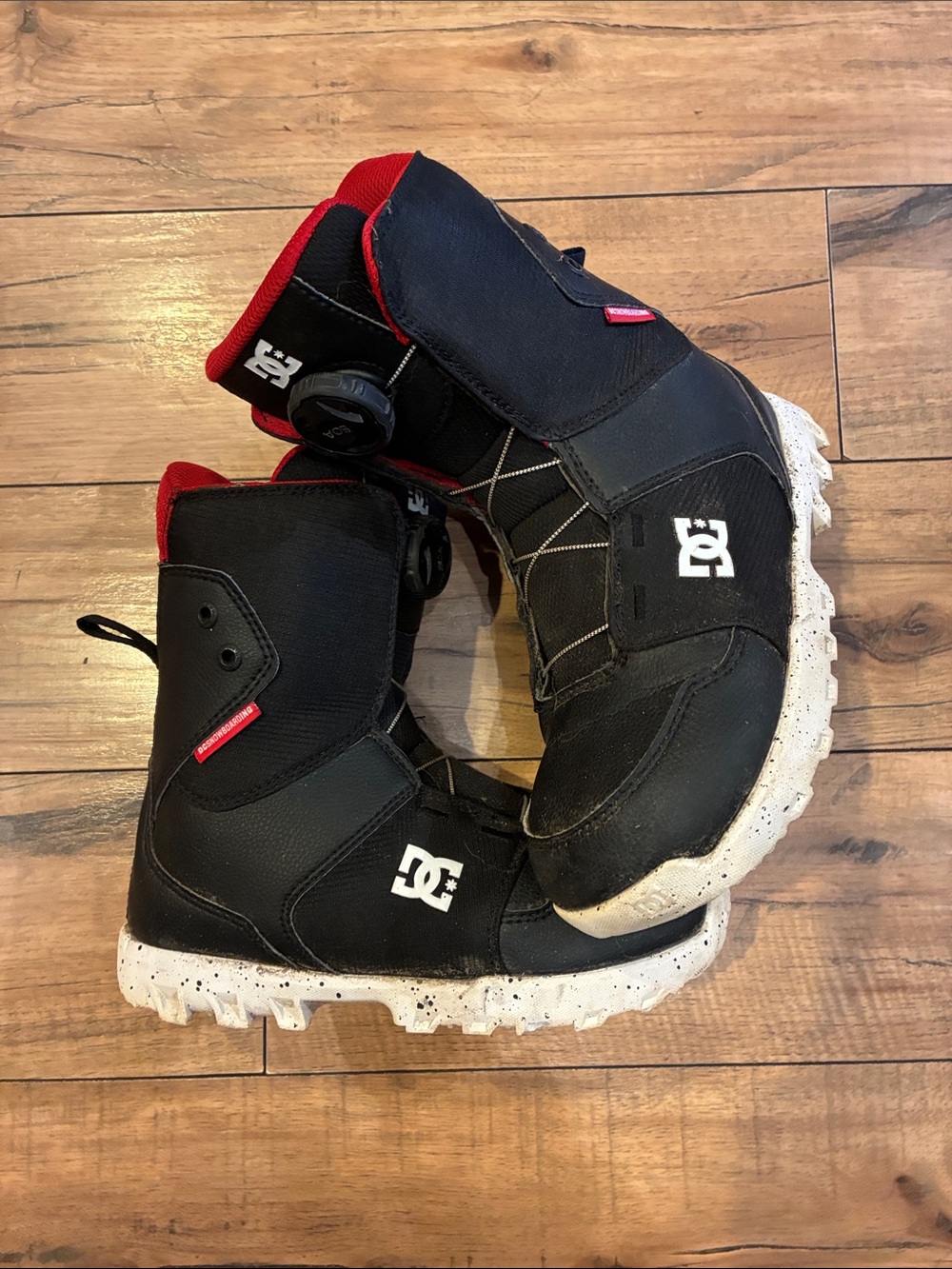 DC Snowboard BOA Kids Black and Red Snow Boots with White Speckled Sole